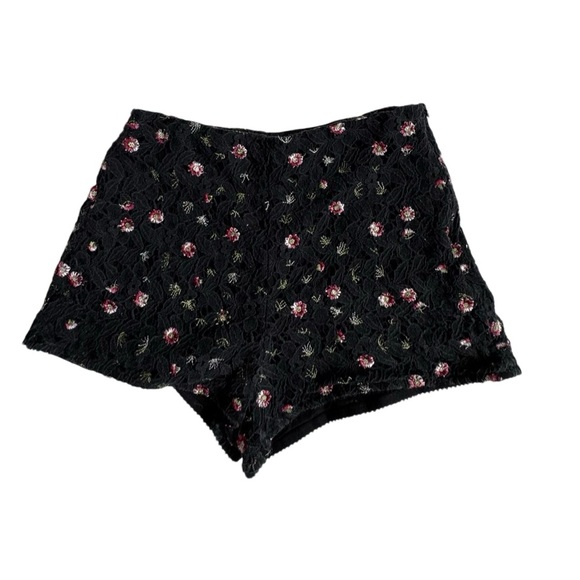 Kendall & Kylie Pants - Kendall & Kylie Black Shorts Embroidered Lace Floral Boho Festival Small